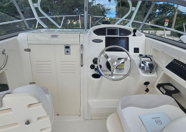 Boston-whaler 255-CONQUEST image