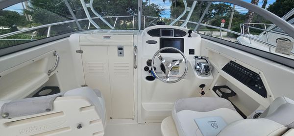 Boston-whaler 255-CONQUEST image