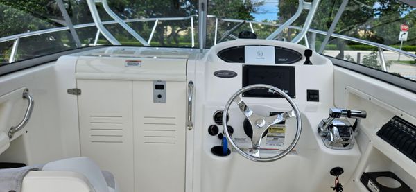 Boston-whaler 255-CONQUEST image