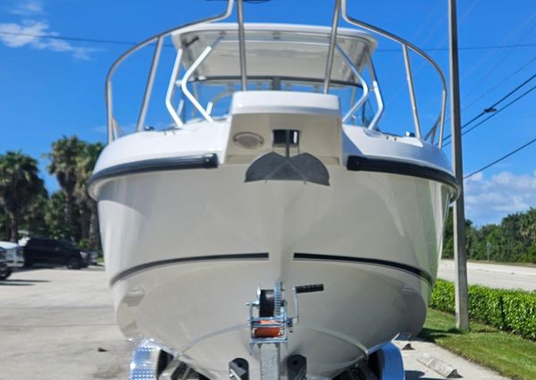 Boston-whaler 255-CONQUEST image