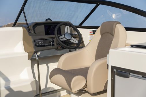 Bayliner VR6 Cuddy image