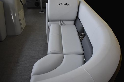 Bentley Pontoons 220 Cruise image
