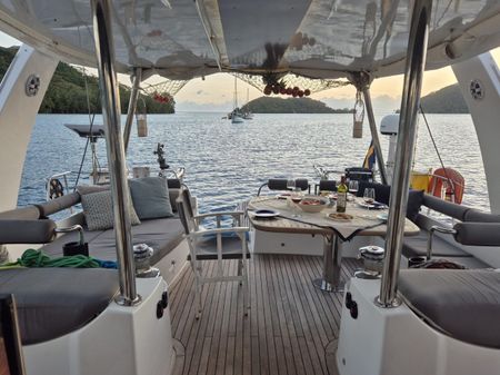 Feeling Deck Saloon image