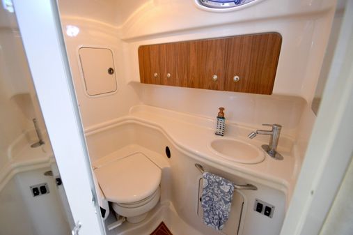 Sea Ray 320 Sundancer image