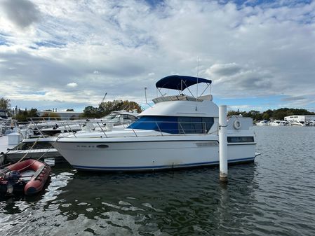 Carver 350 Aft Cabin image