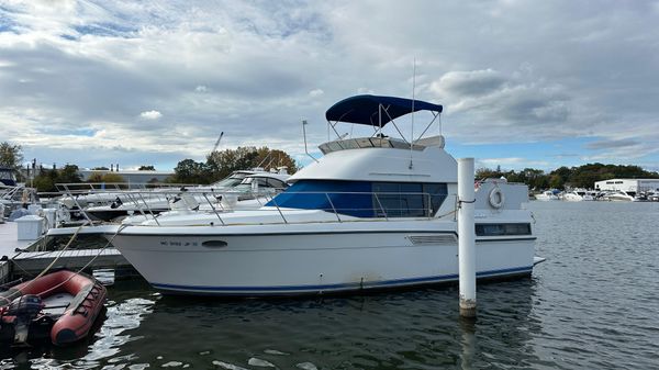 Carver 350 Aft Cabin