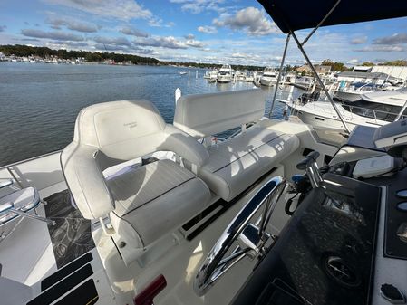 Carver 350 Aft Cabin image