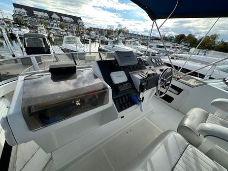 Carver 350 Aft Cabin image