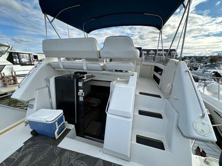 Carver 350 Aft Cabin image