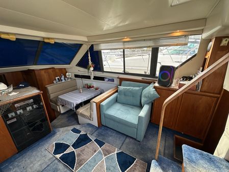 Carver 350 Aft Cabin image