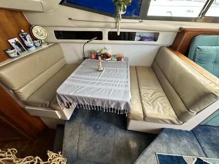 Carver 350 Aft Cabin image