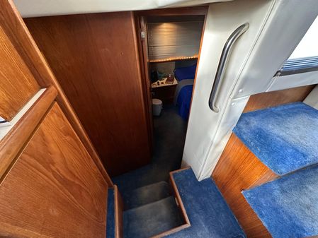 Carver 350 Aft Cabin image