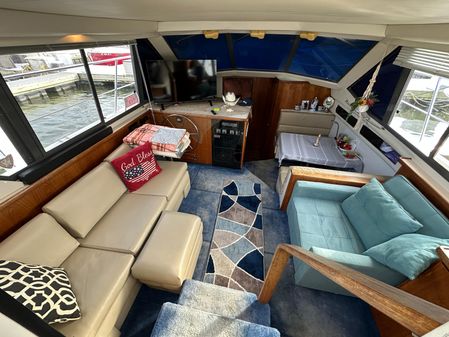 Carver 350 Aft Cabin image