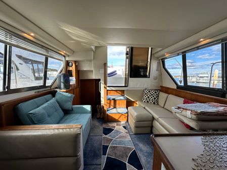 Carver 350 Aft Cabin image