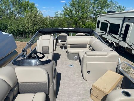 Sun Tracker SportFish 22 DLX image