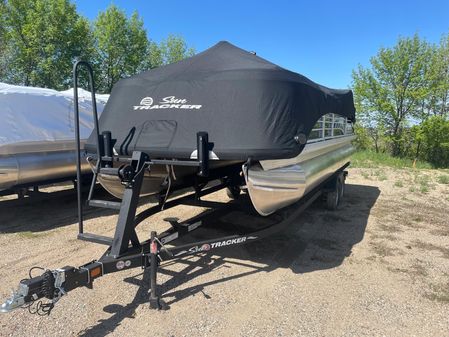 Sun Tracker SportFish 22 DLX image