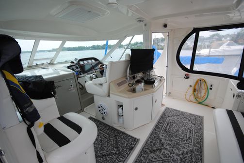 Sea Ray 390 Motor Yacht image