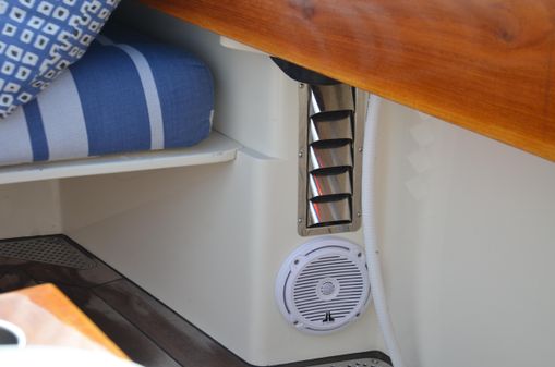 Hinckley Picnic Boat Classic image