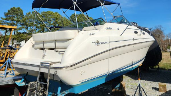 Sea Ray 240 Sundancer