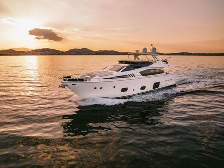 Ferretti Yachts 800 image