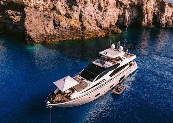 Ferretti Yachts 800 image