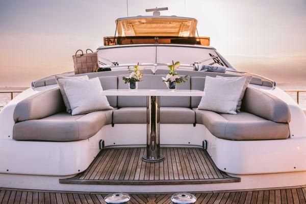 Ferretti Yachts 800 image