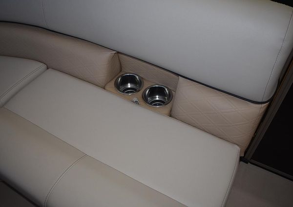 Bentley-pontoons 240-4-POINT-FISH image