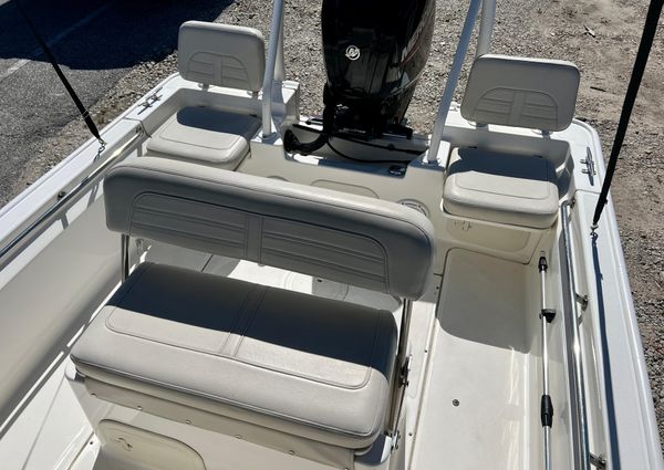 Boston-whaler 170-MONTAUK image