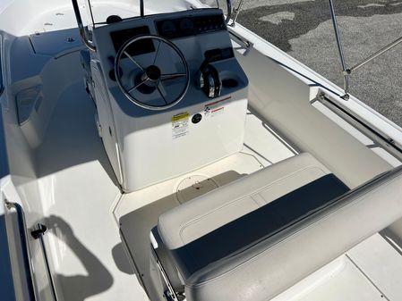 Boston-whaler 170-MONTAUK image