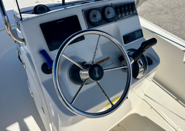 Boston-whaler 170-MONTAUK image