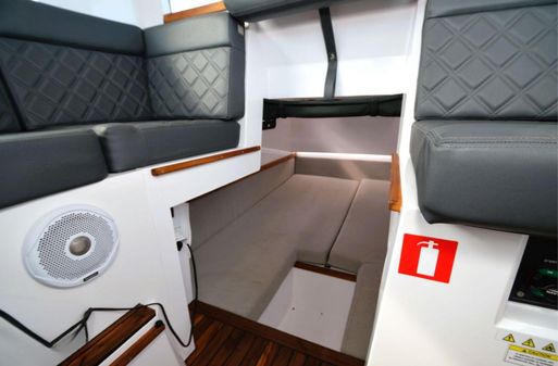 Axopar 37 Aft Cabin image