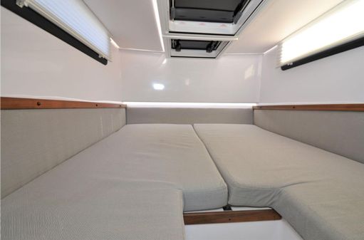 Axopar 37 Aft Cabin image