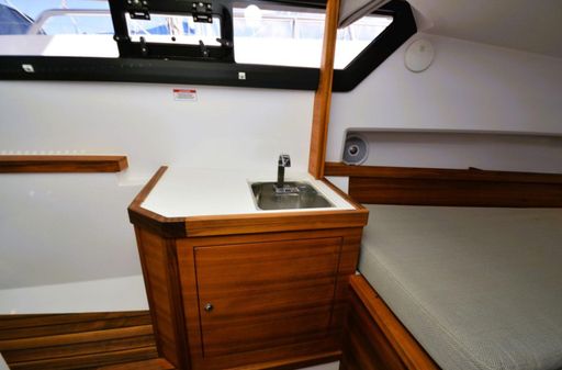 Axopar 37 Aft Cabin image