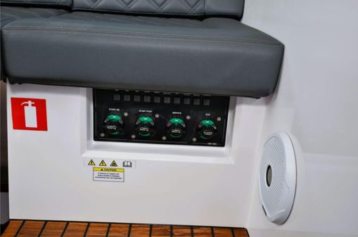 Axopar 37 Aft Cabin image