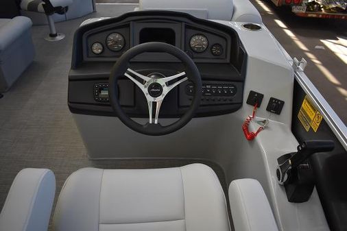 Bentley-pontoons 240-FISH image