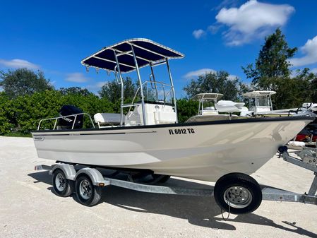 Boston-whaler MONTAUK image