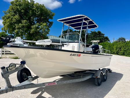 Boston-whaler MONTAUK image