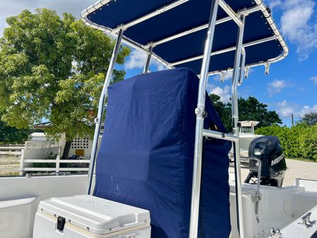 Boston-whaler MONTAUK image