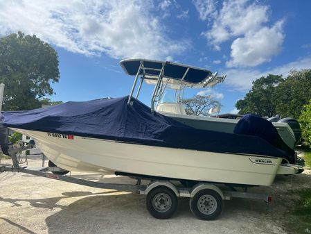 Boston-whaler MONTAUK image