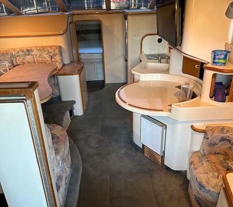 Sea Ray 440 Express Bridge image