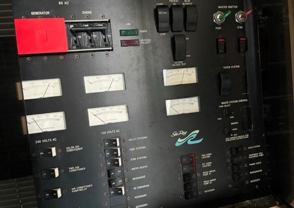 Sea Ray 440 Express Bridge image