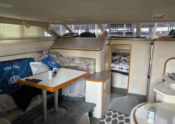 Sea Ray 440 Express Bridge image