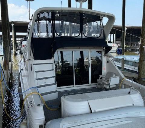 Sea Ray 440 Express Bridge image