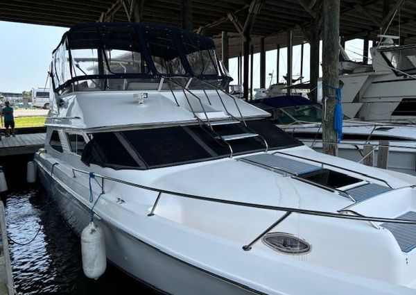 Sea Ray 440 Express Bridge image