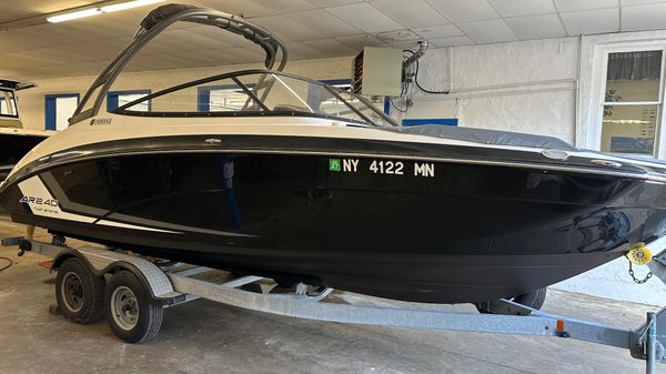 Yamaha Boats AR240 