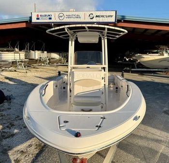 Robalo R180 Center Console image