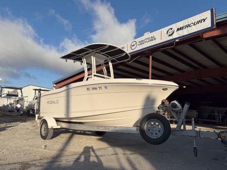 Robalo R180 Center Console image