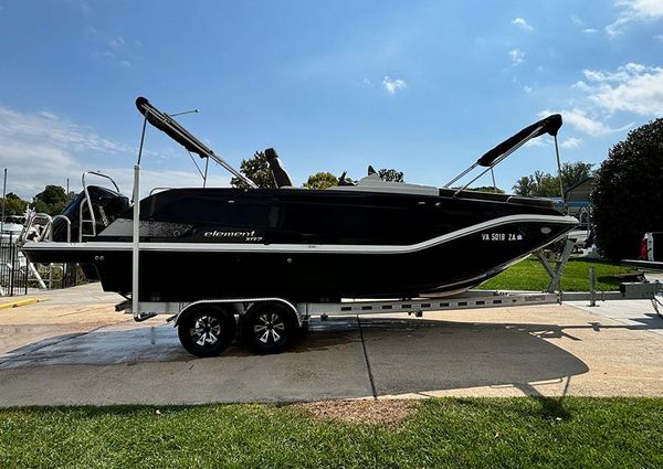 Bayliner Element XR7 image