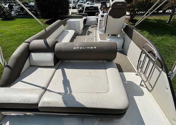 Bayliner Element XR7 image