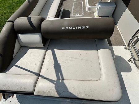 Bayliner Element XR7 image